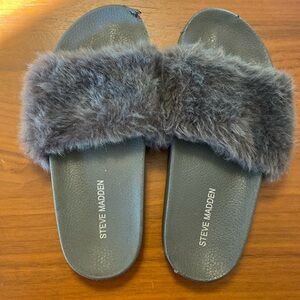 Steve Madden, Faux Fur Slides, Dark Grey, Sz 5 kids, Sz 7 women’s